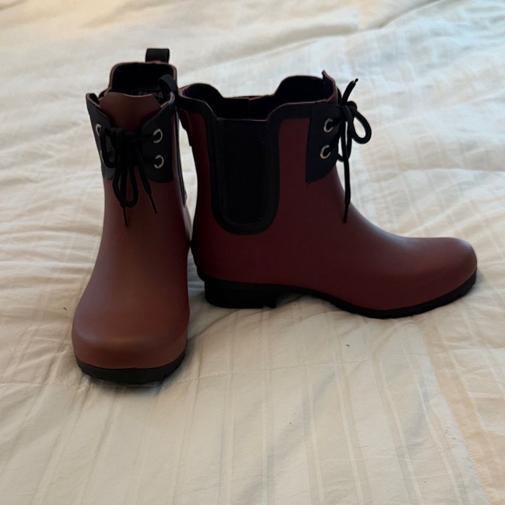 Roma Women’s Waterproof Lace-Up Ankle Rain Boots - Burgundy. Barely worn